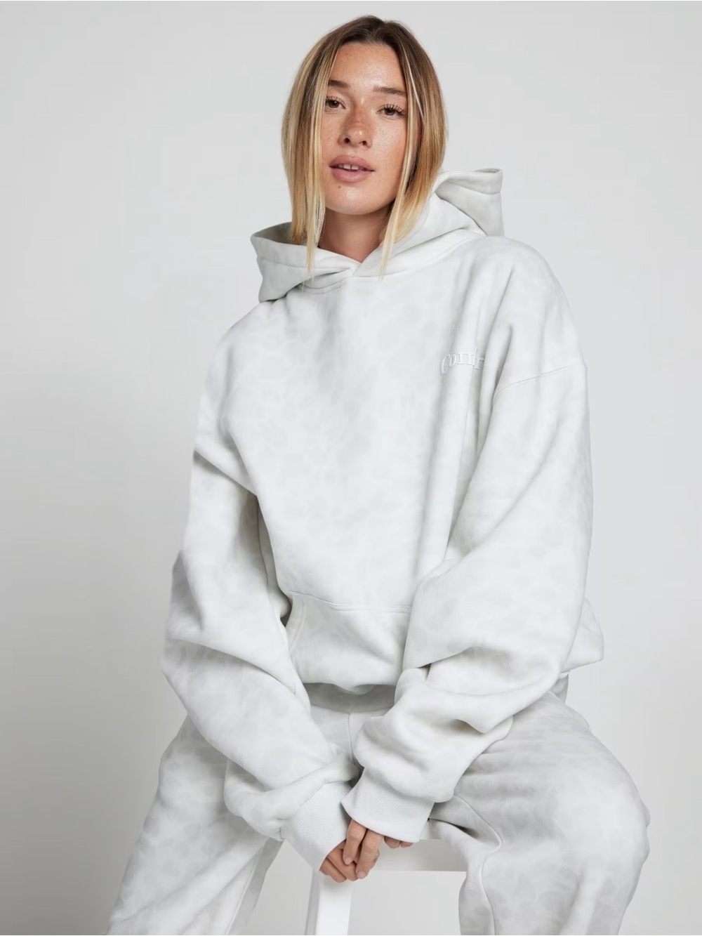 Comfrt Hoodie | Snow Leopard